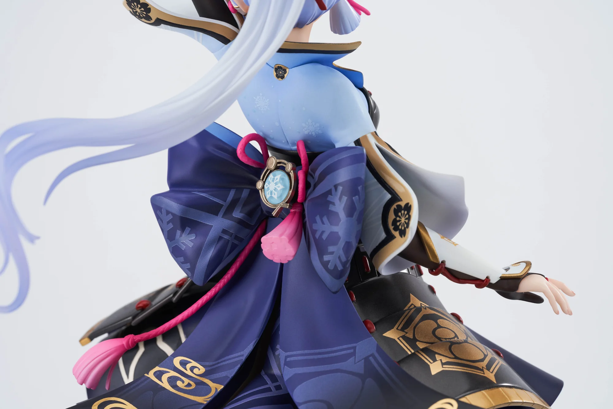Genshin Impact Figure - Kamisato Ayaka - Shirasagi Hyouka Ver. - 1/7 Scale Figure - Image 5