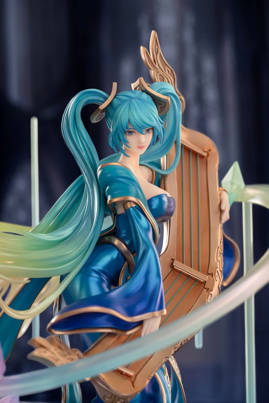 (Pre-Order) League of Legends - Sona - 1/7 Scale Figure- Maven of the Strings (Myethos) - Image 6
