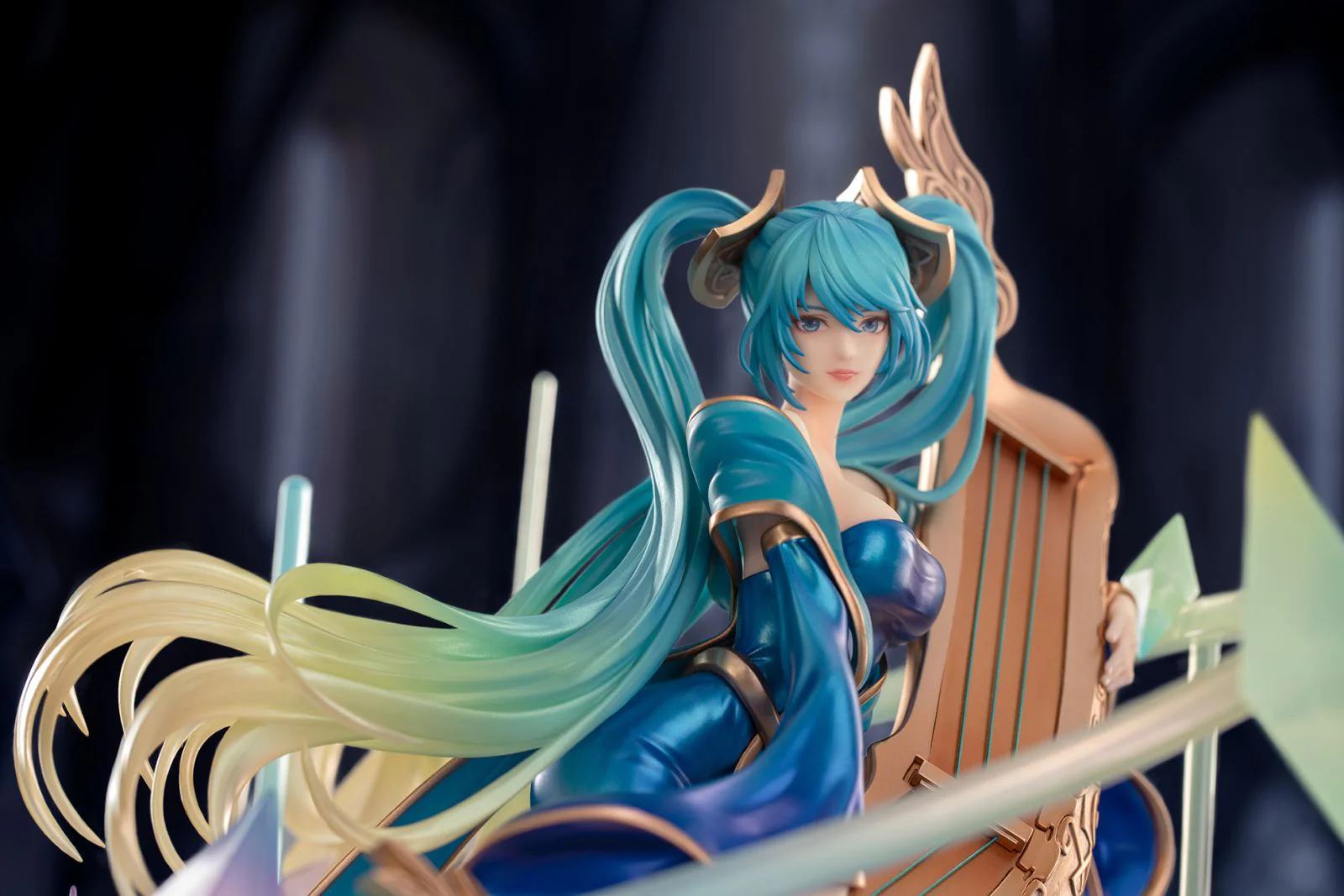 (Pre-Order) League of Legends - Sona - 1/7 Scale Figure- Maven of the Strings (Myethos) - Image 7